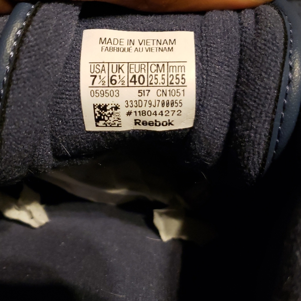 Men's Reebok Classic Shoes - Picture 4 of 5